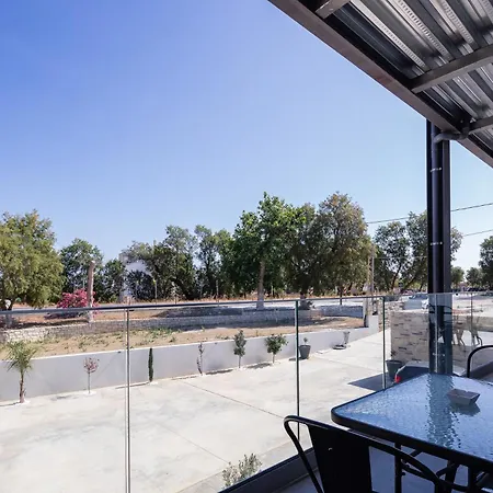 Iosifina, 80 Metres From Episkopi Beach! Apartament