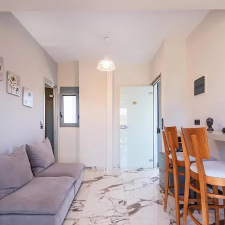 Iosifina, 80 Metres From Episkopi Beach! Dhramia