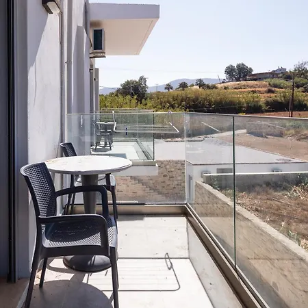 Iosifina, 80 Metres From Episkopi Beach! Appartement