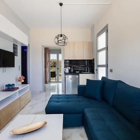 Iosifina, 80 Metres From Episkopi Beach! Apartment