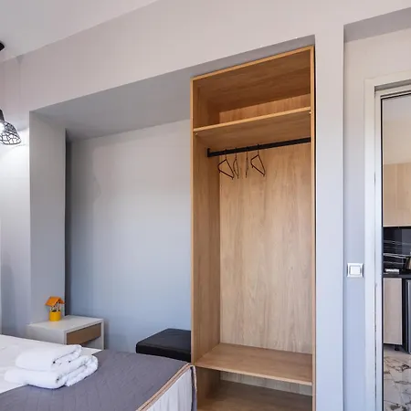 Iosifina, 80 Metres From Episkopi Beach! Dhramia
