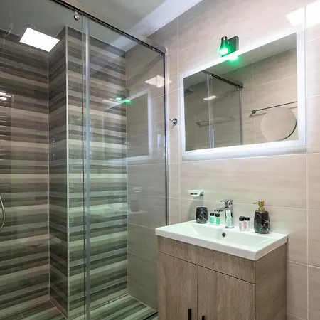 Iosifina, 80 Metres From Episkopi Beach! Dhramia