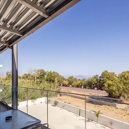 Iosifina, 80 Metres From Episkopi Beach! Dhramia
