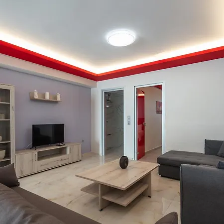 Iosifina, 80 Metres From Episkopi Beach! Apartment Dhramia